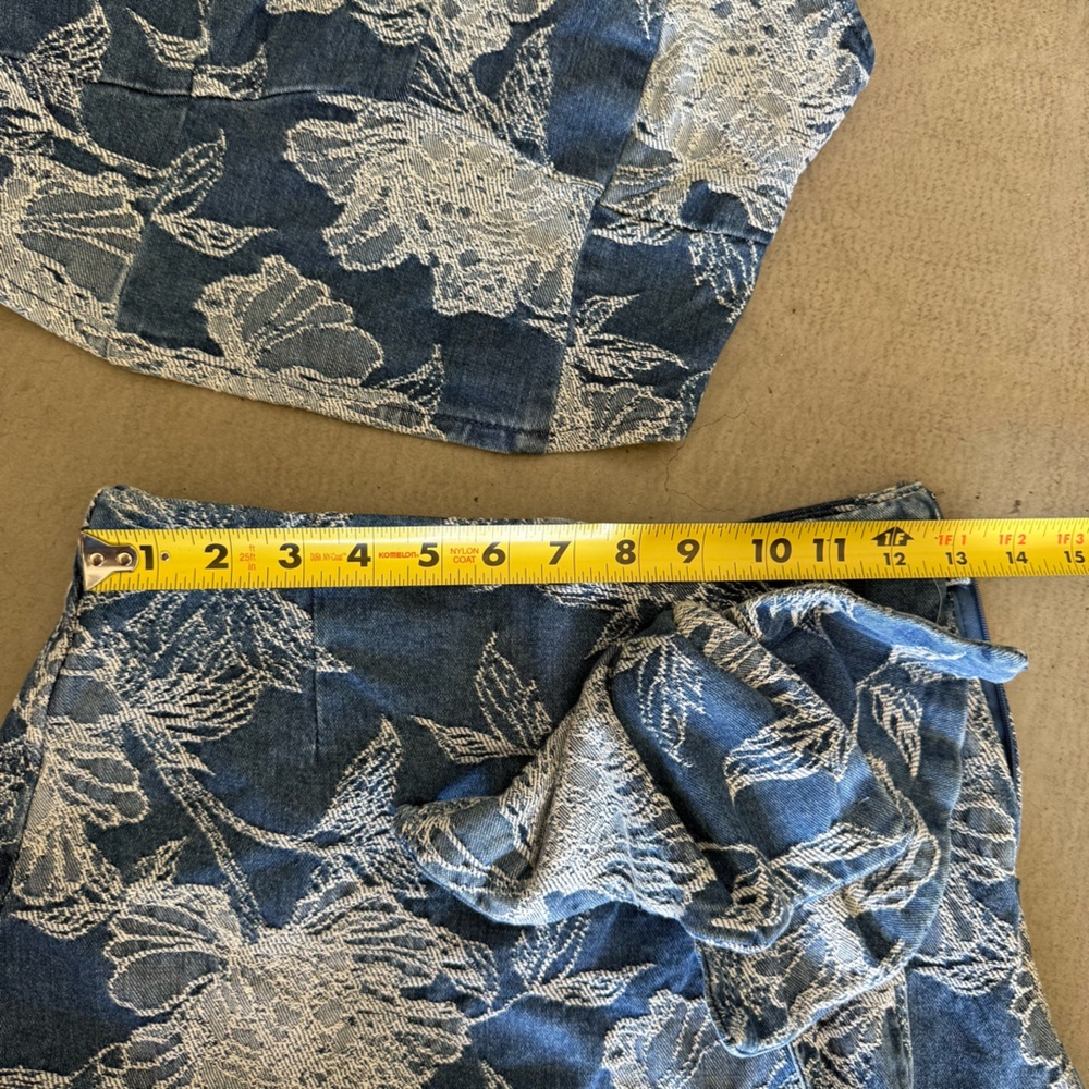 Avec Les Filles / Denim Floral Two Piece Set / Blue - Picture 15 of 16